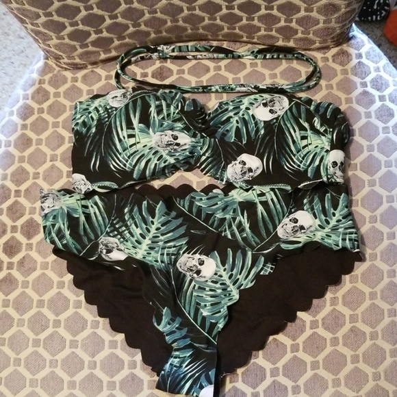 Hot Topic Other - Skulls and Leaves Bikini